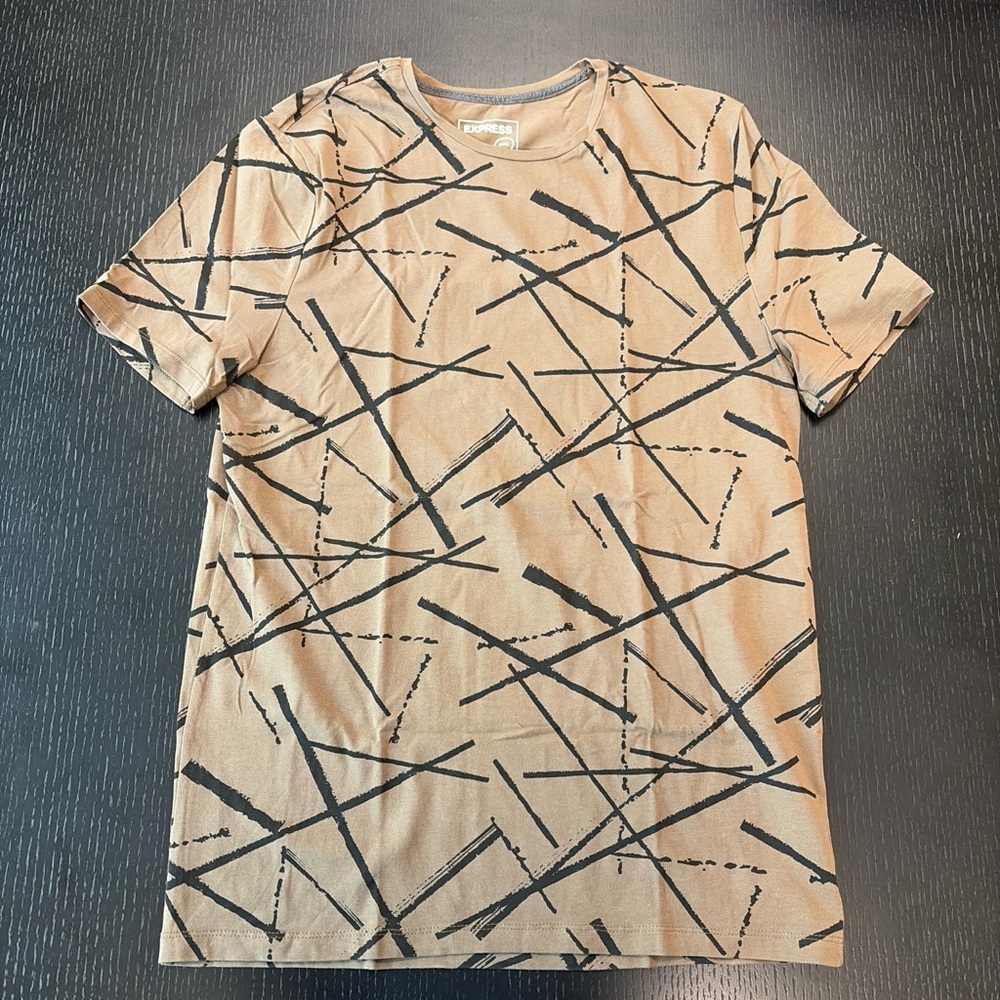 Express Tan Short Sleeve Tee with Black Abstract Graphic